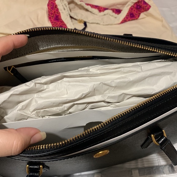 New Tory Burch small Robinson Tote - Picture 8 of 9